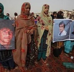 சிறைபிடிக்கப்பட்ட 7 பாக். வீரர்களை விடுவிக்க பிஎல்ஏ கெடு