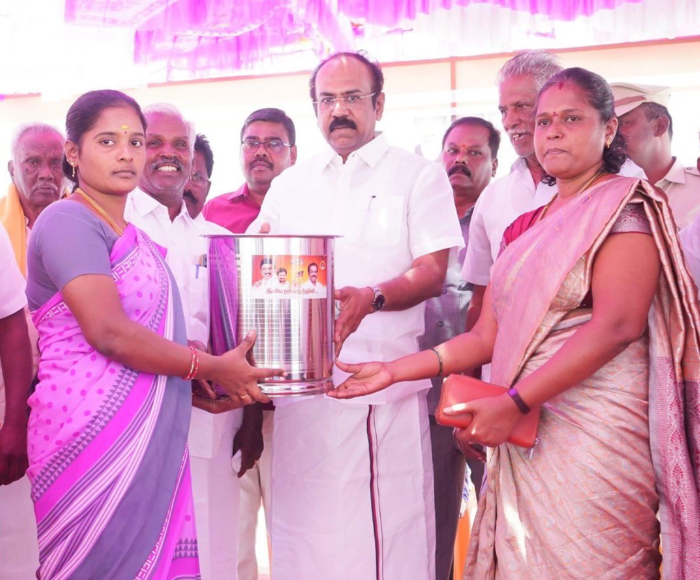 திமுக சார்பில் பயனாளிகளுக்கு நலத்திட்ட உதவி