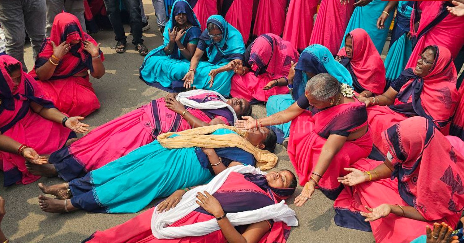 அங்கன்வாடி,சத்துணவு பணியாளர்கள் ஒப்பாரி போராட்டம்