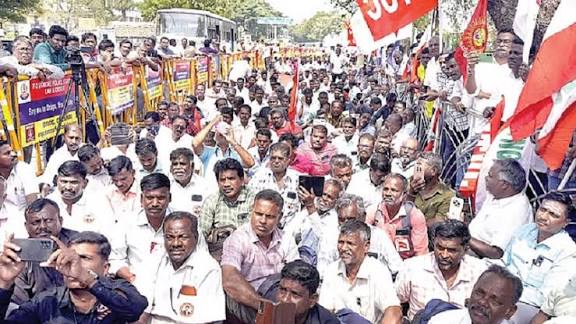 17–ந் தேதி முதல் காலவரையற்ற கடையடைப்பு போராட்டம்: டாஸ்மாக் ஊழியர்கள் அறிவிப்பு