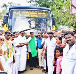 நாகை கேதாரிமங்கலத்தில் நேற்று புதிய வழித்தடத்தில் பேருந்து சேவை