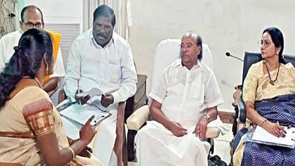 திரிசங்கு நிலையில் தவிக்கும் ராமதாஸ்