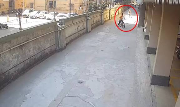 மாஞ்சா நூல் கழுத்தை அறுத்து சைக்கிளில் சென்ற சிறுவன் பலி