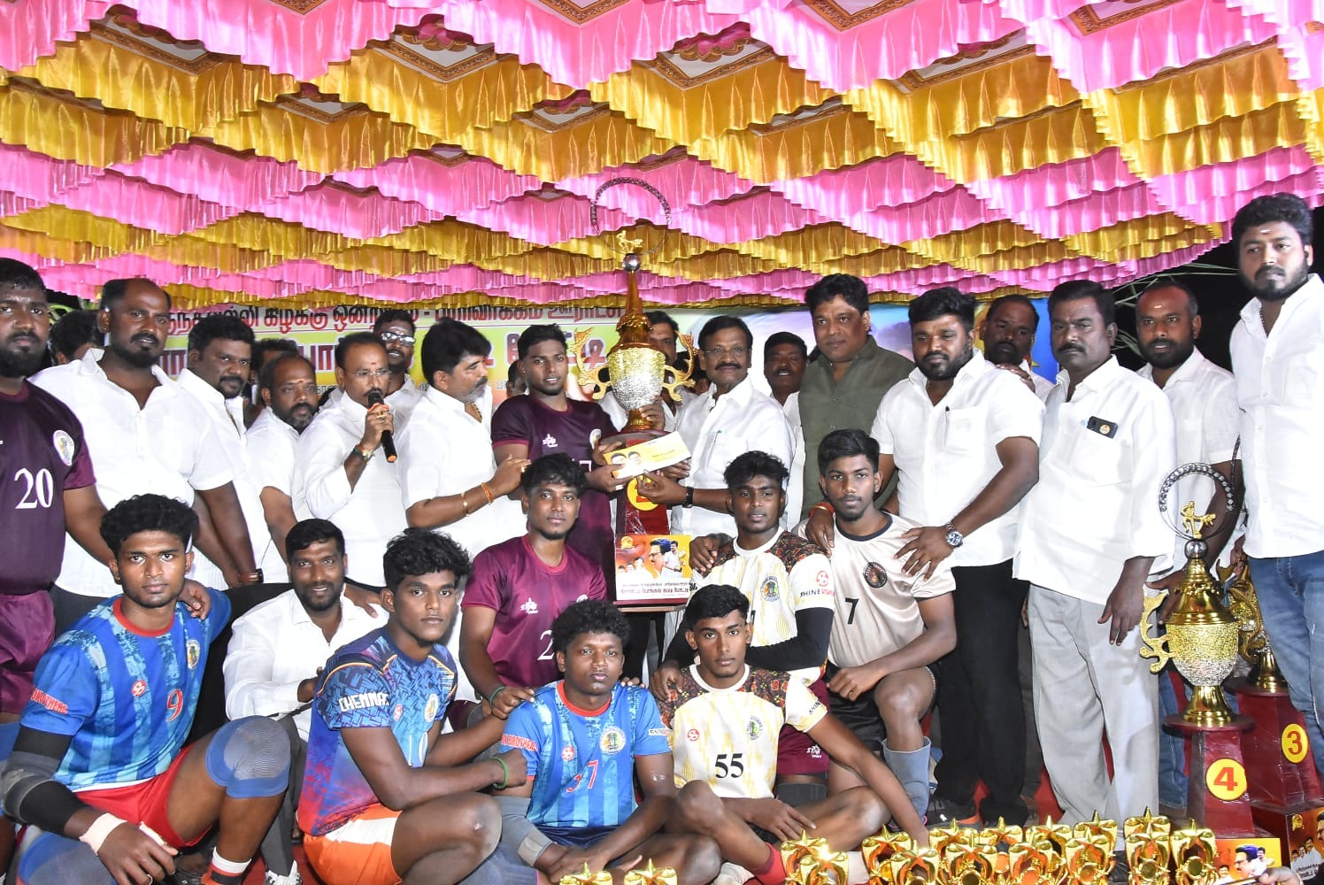 பாரிவாக்கத்தில் நடந்த திராவிட பொங்கல் கபடி போட்டி