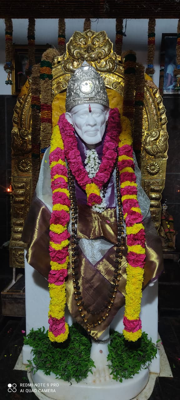 ஸ்ரீசத்குரு சாய்பாபா தியான ஆலயத்தில்  வியாழக்கிழமை  காலை சிறப்பு அலங்காரம்..