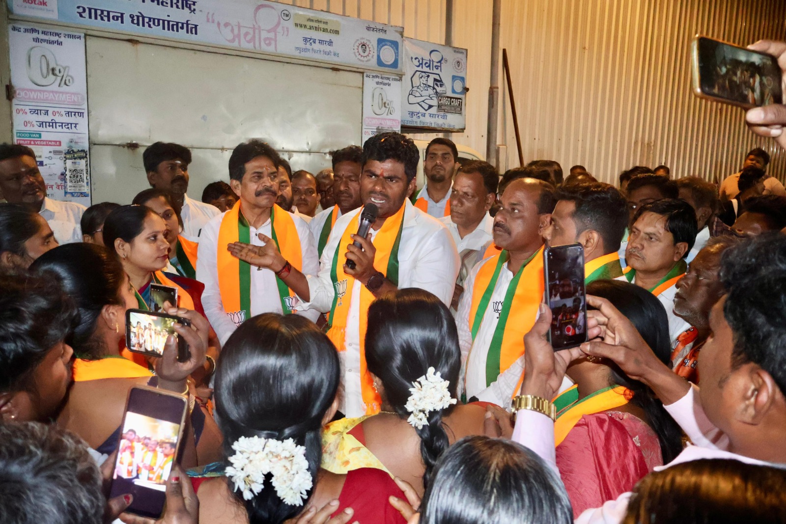 தாராவி பகுதியில் பாஜக நிர்வாகி அண்ணாமலை பிரசாரம்