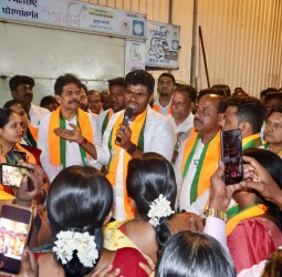 தாராவி பகுதியில் பாஜக நிர்வாகி அண்ணாமலை பிரசாரம்