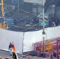 டெல்லி செங்கோட்டை குண்டு வெடிப்பில் தொடர்புடைய மருத்துவர்கள் அப்பாவிகள் பெயரில் சிம் கார்டுகள் வாங்கி பயன்படுத்தியது அம்பலம்