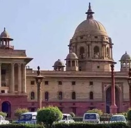 சட்டவிரோத வாக்கி-டாக்கி விற்பனை; மெட்டா, அமேசான் உள்ளிட்ட நிறுவனங்களுக்கு மத்திய அரசு அபராதம்