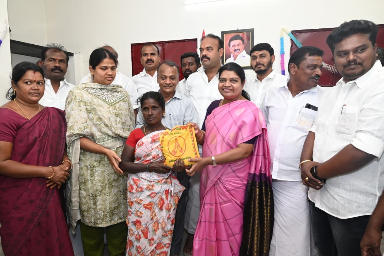 மஞ்சநம்பிகிணறு கிராமத்தில் புதிதாக கட்டப்பட்ட நியாய விலை கடை