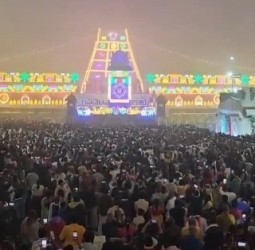 கோவிந்தா...கோவிந்தா என பக்தி முழக்கம்