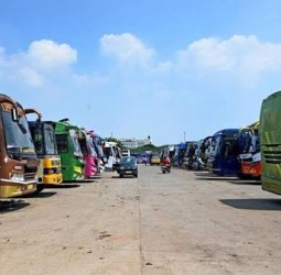 ஆம்னி பேருந்துகளில் அதிக கட்டணம்: புகார் அளிக்க உதவி எண்கள் அறிவிப்பு