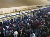 புத்தாண்டு தினத்தைக் கொண்டாட மக்கள் திரண்டதால் போக்குவரத்து நெரிசல்