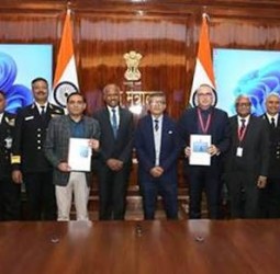 4,666 கோடிக்கு ஆயுதக் கொள்முதல் ஒப்பந்தங்கள்: பாதுகாப்பு அமைச்சகம் கையெழுத்து