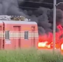 திருச்சூர் ரெயில் நிலையத்தில் பயங்கர தீ விபத்து