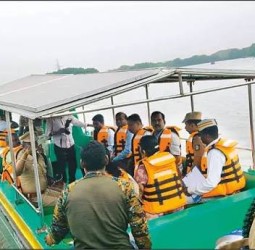 தமிழ்நாட்டில் முதல் முறையாக சோலார் மூலம் இயங்கும் படகு சேவை தொடக்கம்