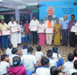 வந்தவாசி ஸ்ரீ கிருஷ்ணா கல்வி மையம் சார்பில் பாலுடையார் தெரு வீனஸ் வித்யாலயா பள்ளியில் நடைபெற்ற சுவாமி விவேகானந்தரின் பிறந்த நாள் விழா