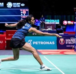 பி.வி. சிந்து, ஸ்ரீகாந்த் முன்னேற்றம்