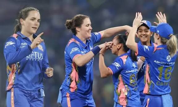 மகளிர் பிரீமியர் லீக்: கடைசி பந்தில் மும்பையை வீழ்த்தி பெங்களூர் அணி திரீல் வெற்றி