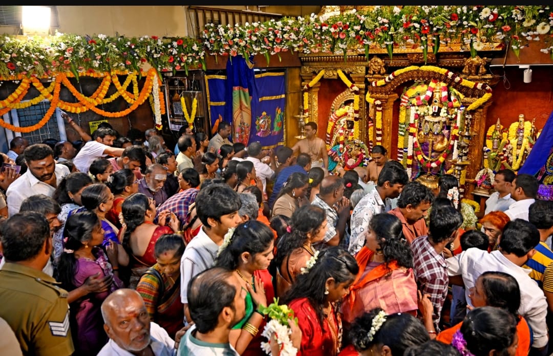 தி.நகர் திருமலை திருப்பதி தேவஸ்தானத்தில் பெருமாளை தரிசிக்க திரண்ட பக்தர்கள்