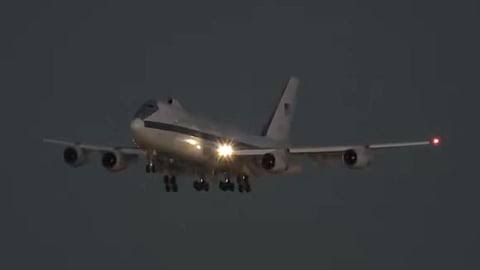 வானில் பறக்கவிடப்பட்ட டூம்ஸ்டே விமானம்! அமெரிக்காவில் போர்ப் பதற்றமா?