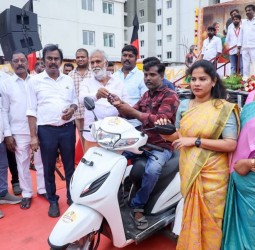 மேயர் பிரியா தலைமையில் முன்களப் பணியாளர்கள் மற்றும் மாற்றுத்திறனாளிகளுக்கு சமத்துவ பொங்கல்