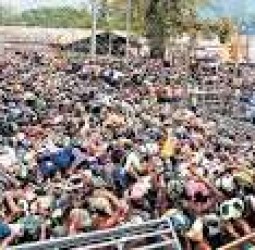 சபரிமலையில் அலைமோதும் பக்தர்கள் கூட்டம்.. தரிசனம் செய்ய 5 முதல் 8 மணி நேரம் வரை காத்திருப்பு