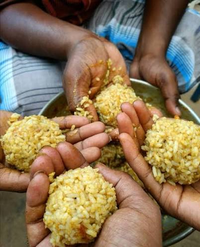 "ஒரு உருண்டை சாதம்"