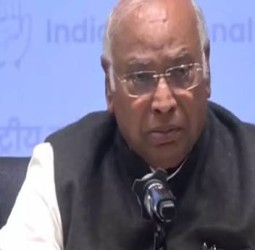 சமூகத்தில் நல்லிணக்கத்தை வலுப்படுத்தி, ஜனநாயக மாண்புகளை பாதுகாக்க வேண்டும்: கார்கே புத்தாண்டு வாழ்த்து