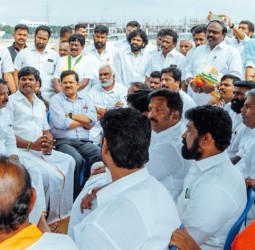 பாஜக முக்கிய நிர்வாகிகளுடன் மாநில பாஜகதலைவர் நயினார் நாகேந்திரன் நேற்று ஆலோசனை