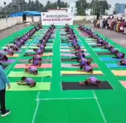 கும்மிடிப்பூண்டியில் யோகாசனத்தில் மாணவர்கள் உலக சாதனை