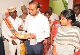 கடலூர் ஊராட்சி ஒன்றிய துவக்கப் பள்ளியில் காலை உணவை உண்டு ருசித்து கலெக்டர் ஆய்வு