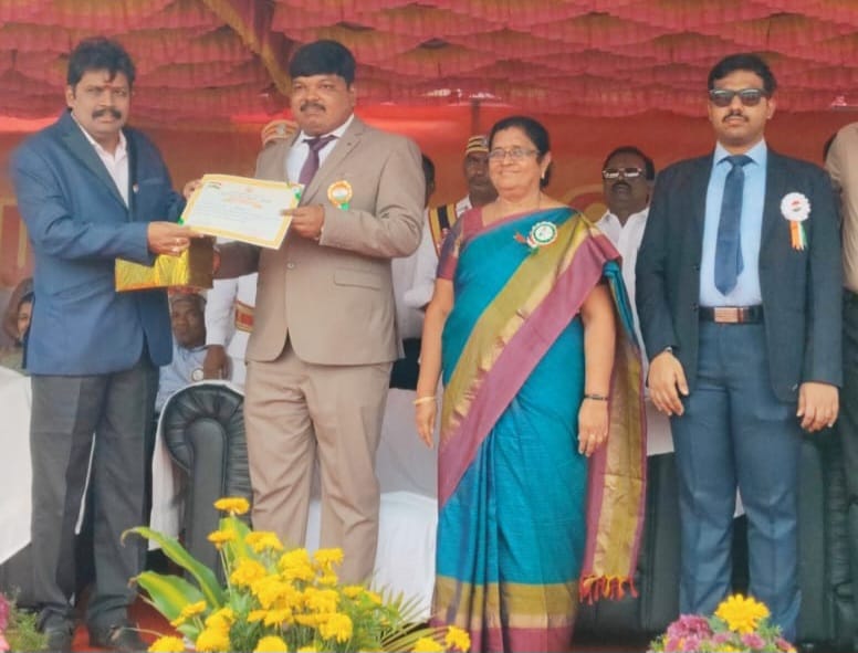 மயிலாடுதுறை மாவட்ட அரசு . குற்றவியல் வழக்கறிஞருக்கு பாராட்டு