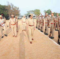 ஆயுதப்படை காவலர்களின் வருடாந்திர காவலர் சீருடை மற்றும் திறனாய்வு கவாத்து பயிற்சி