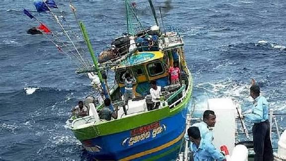 தமிழக மீனவர்கள் 7 பேர் இலங்கை கடற்படையினரால் கைது!