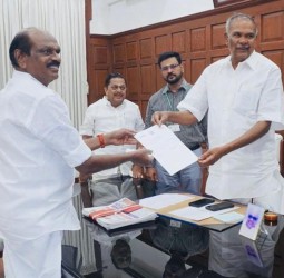 அதிமுக முன்னாள் அமைச்சர் வைத்தியலிங்கம், ஒரத்தநாடு தொகுதி சட்டமன்ற உறுப்பினர் பதவியை நேற்று ராஜினாமா