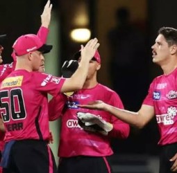 பிக்பாஷ் லீக் தொடர்: இறுதிப்போட்டிக்கு முன்னேறியது சிட்னி சிக்சர்ஸ்