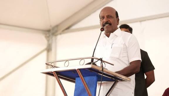 ஒப்பந்த அடிப்படையில் பணியாற்றிய 831 செவிலியர்களுக்கு பணி நிரந்தர ஆணை வழங்கினார் அமைச்சர்