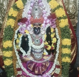 உக்கல் அருள்மிகு மடாவளம் ஸ்ரீ காமாட்சி அம்பாள் கோயில் மகா ஆரத்தி தரிசனம்:
