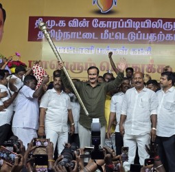 பாமக கூட்டத்தில் அதன் தலைவர் அன்புமணி பேசினார்.