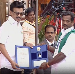 நெல் உற்பத்தியில் சாதனை படைத்த தஞ்சை விவசாயி வீரமணிக்கு விருது