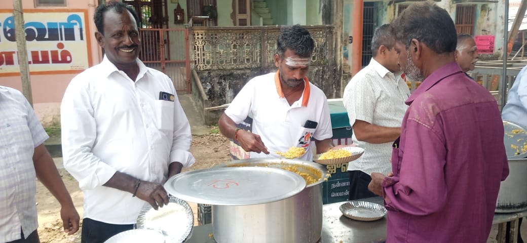 தை அமாவாசை தினத்தை முன்னிட்டு மயிலாடுதுறையில் ஜோதி பவுண்டேஷன் சார்பில் சிறப்பு அன்னதானம்