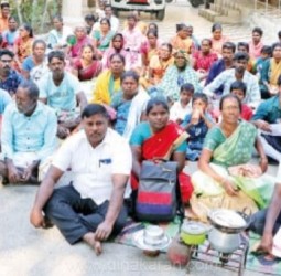 இந்திய கம்யூ. கட்சியினர் காத்திருப்பு போராட்டம்