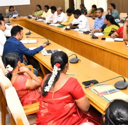 அனைத்து துறை அலுவலர்களுடன் கலெக்டர் சிவசவுந்திரவல்லி ஆய்வு