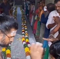 190 கிலோ எடையிலான மலர் மாலை