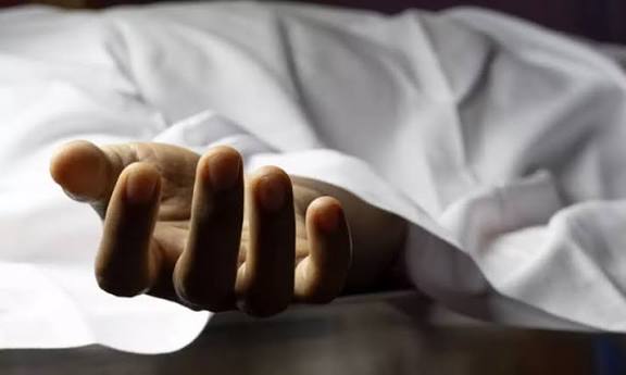 பணகுடி அருகே மாணவன் வெட்டிக்கொலை: நண்பன் கைது