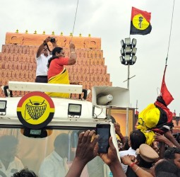 தேமுதிக மக்கள் உரிமை மாநாட்டு திடலில் பொதுச் செயலாளர் பிரேமலதா