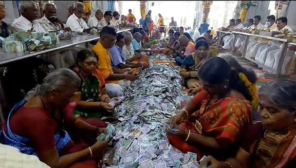ராமேஸ்வரம் கோயில் உண்டியல் பணம் திருட்டு: கைவரிசை காட்டிய தூய்மைப் பணியாளருக்கு வலை