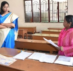 உதகை தொகுதி சாந்தி விஜய் பெண்கள் மேல்நிலைப்பள்ளியில் நடந்த வாக்காளர் சேர்ப்பு முகாம்