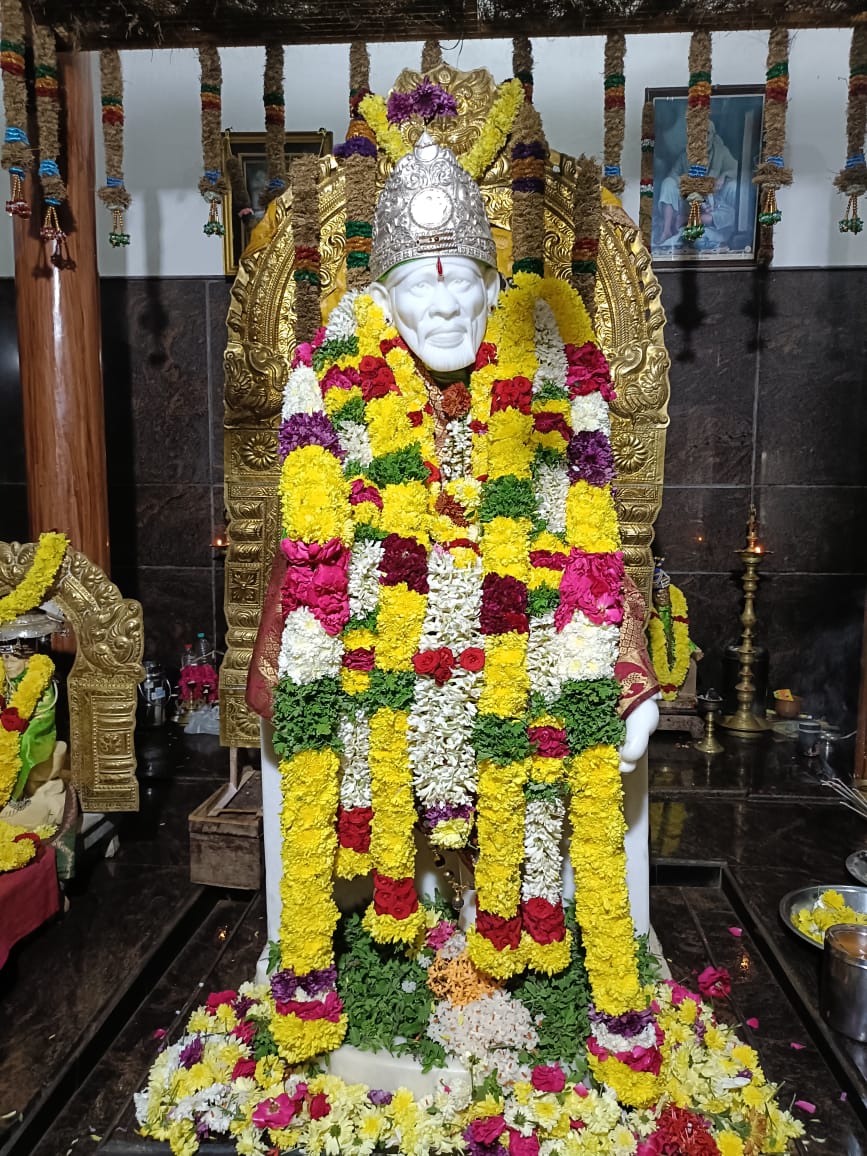 ஸ்ரீசத்குரு சாய்பாபா தியான ஆலயத்தில் வியாழக்கிழமை மற்றும் புத்தாண்டை முன்னிட்டு சிறப்பு அபிஷேகம்